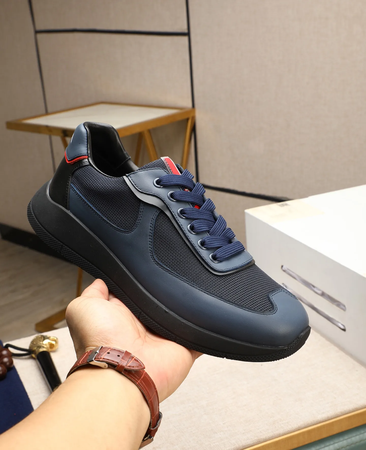 Men's shoes 💰600 Top quality New hot models on the official website, timeless for a century, 🆘 Trendy brand (Prada) mainly promotes hot models, avant-garde and versatile fashion men's shoes private version molding, cowhide surface splicing 1:1 oil edge treatment... fashionable and simple, original imported cowhide lining cowhide feet; the atmosphere and personality are more fashionable, eye-catching and pursuing class, it will subvert the old idea and be a must-have for fashion trendsetters with you! Must keep it for yourself! High-end comfort, high-end quality workmanship. Size: 38-44 Various colors available. full package
